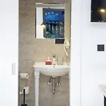 Ada 3*
